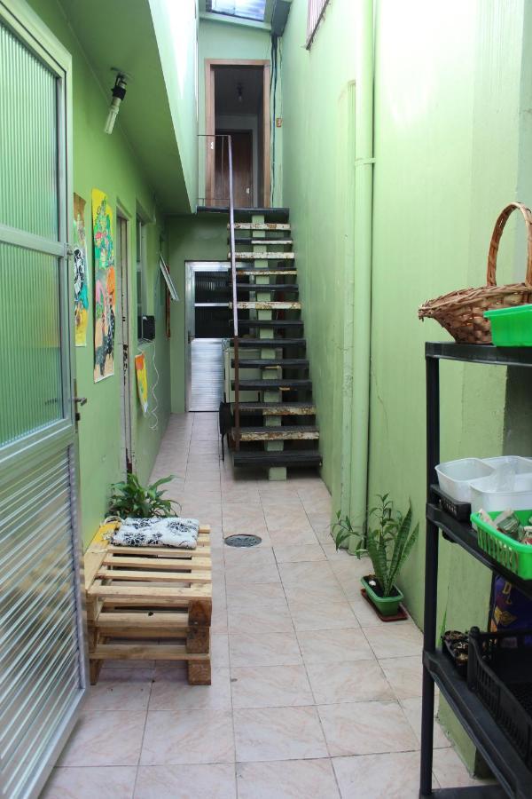 Fora De Casa Guest House Poa Porto Alegre Luaran gambar