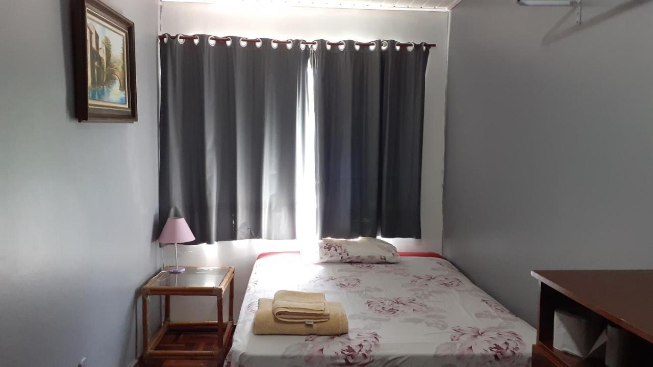 Fora De Casa Guest House Poa Porto Alegre Luaran gambar